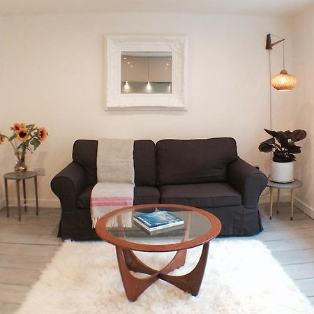 אדינבורו Old Town Castle View Apartment מראה חיצוני תמונה