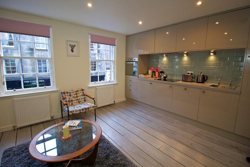 אדינבורו Old Town Castle View Apartment מראה חיצוני תמונה